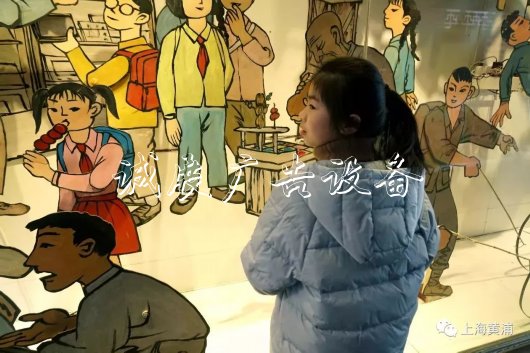 燈箱連環(huán)畫亮相田子廣告燈箱多少錢一個(gè)坊！展現(xiàn)上海弄堂年味