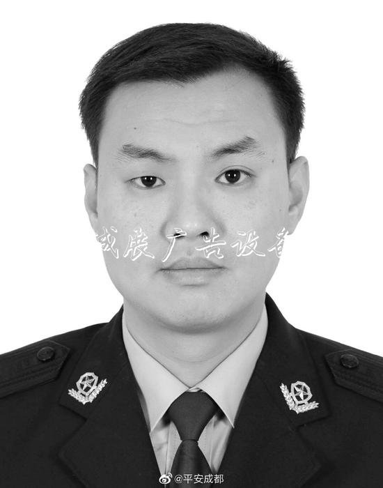 哀悼！抗洪救災(zāi)犧牲輔路燈燈箱警羅永紅遺體告別儀式舉行