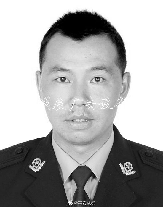 哀悼！抗洪救災(zāi)犧牲輔路燈燈箱警羅永紅遺體告別儀式舉行