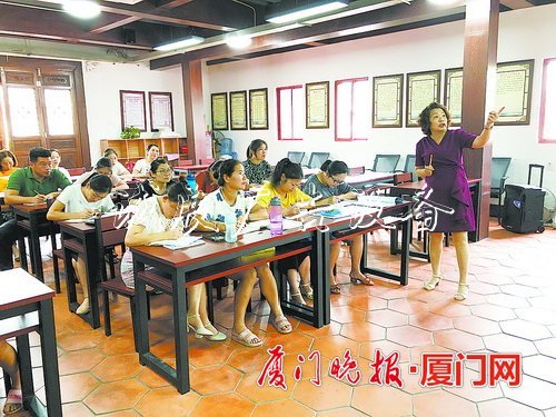 廈門(mén)海滄社區(qū)新時(shí)代文明實(shí)文化宣傳欄踐站打通服務(wù)群眾“最后一公里”
