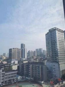 11日午間，成都陽光明媚