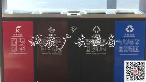 分類垃圾箱現(xiàn)身麗江街廣告燈箱頭，你們開始垃圾分類了