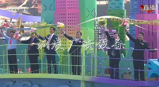 為什么說(shuō)民營(yíng)企文化宣傳欄業(yè)是“自己人”？