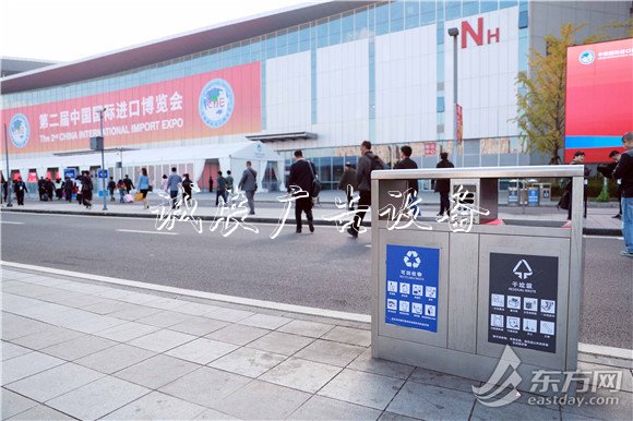進(jìn)博會垃圾收運從凌晨滾動燈箱四點開始 卸料平臺無異味