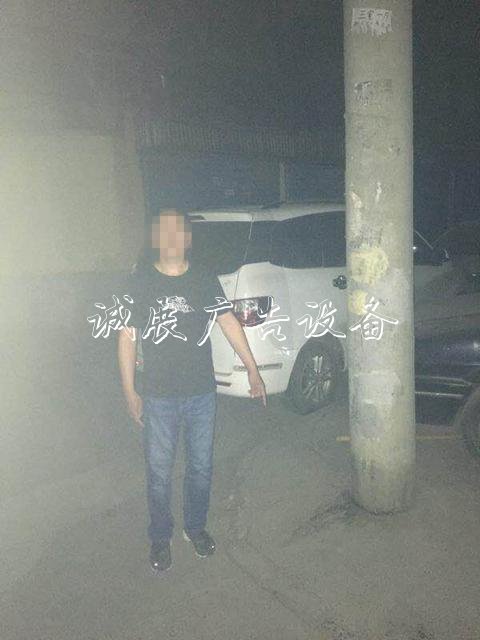 忍住 別笑！鄭州男子伙廣告燈箱多少錢一個(gè)同小舅子一連偷了14個(gè)垃圾桶