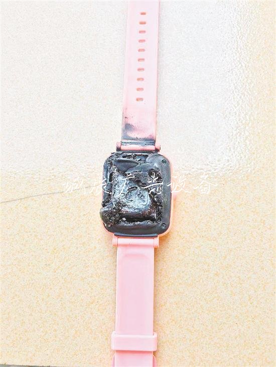 　　圖為自燃的電話手表。