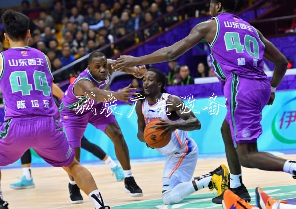 CBA聯(lián)賽：廣東、廣廈輕指路牌燈箱松取勝，四川客場逆轉(zhuǎn)山