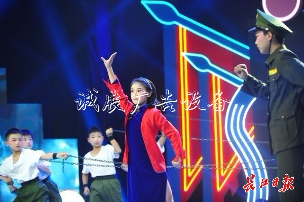武漢50所中小學(xué)獲評戶外滾動燈箱“戲曲進校園”示范學(xué)校