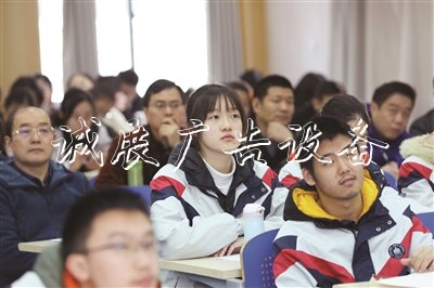 教得活、學得嗨滾動式燈箱 金中“生命課堂”獲贊
