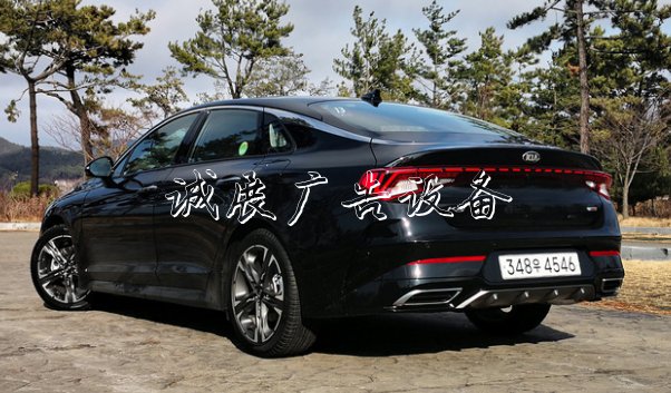 起亞全新一代K5正式亮相 明年3季度國(guó)產(chǎn)上市