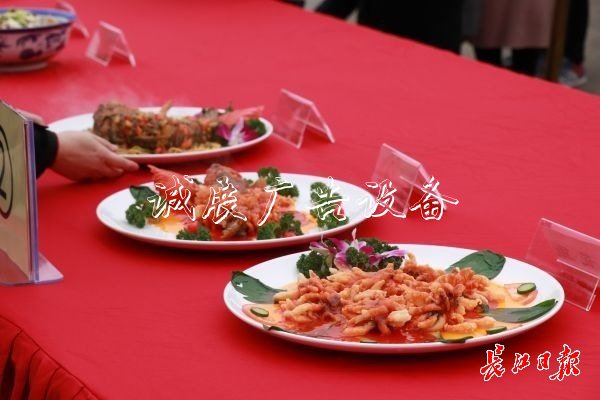 “舌尖上的武科大社區(qū)宣傳欄”美食評(píng)比大賽開賽