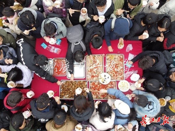 “舌尖上的武科大社區(qū)宣傳欄”美食評(píng)比大賽開賽