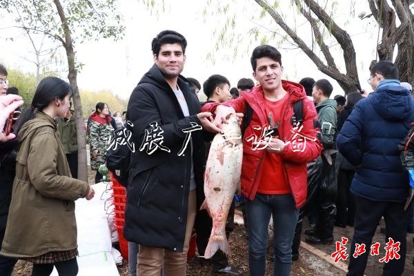 “舌尖上的武科大社區(qū)宣傳欄”美食評(píng)比大賽開賽