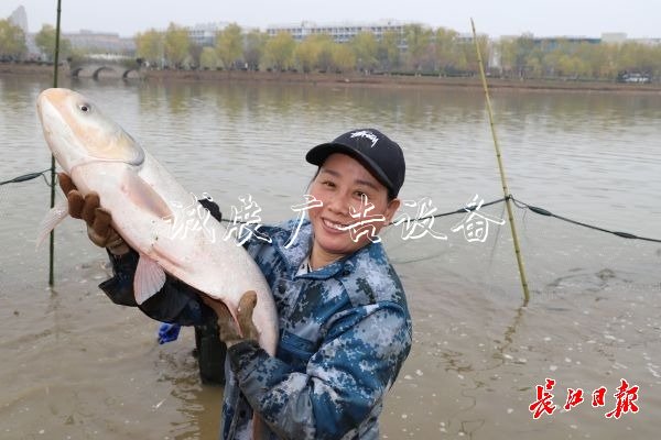 “舌尖上的武科大社區(qū)宣傳欄”美食評(píng)比大賽開賽