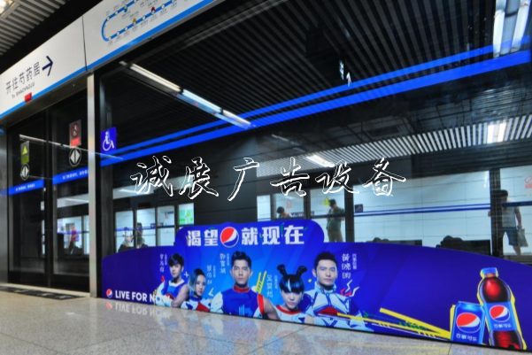 上海地鐵廣告投滾動廣告燈箱放一個月多少錢？