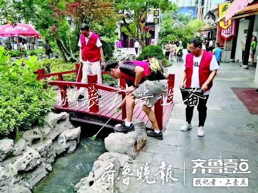 濟(jì)南歷下以“首善”標(biāo)準(zhǔn)刷新廣告垃圾箱城市顏值：清垃圾、貼標(biāo)識、擦宣傳欄