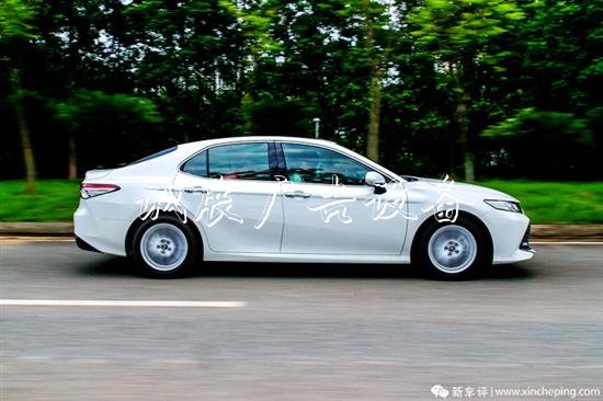 凱美瑞2.0L首試：入指路牌門車型中的實力擔當