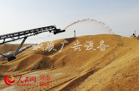 讓"中國(guó)碗"多盛"河南糧"　　8600萬(wàn)畝小麥顆粒歸倉(cāng)，今年又是一個(gè)豐收年！近年來(lái)，<a href=