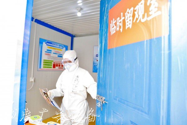 校門怎么進(jìn)，飯?jiān)趺闯蕴柲芾?，課怎么上？下周一“神