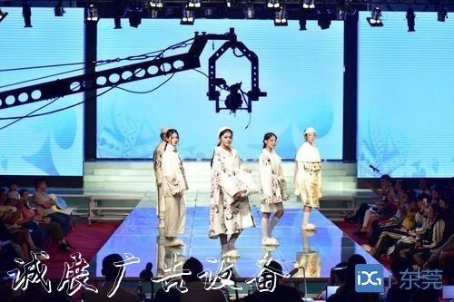 美好職教為美好生活奠基——東文化宣傳欄莞市紡織服裝學(xué)?！懊篮寐毥獭臂`行紀(jì)實(shí)