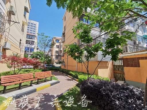 社區(qū)自治破解電瓶車(chē)宣傳欄充電難題老舊小區(qū)展新顏