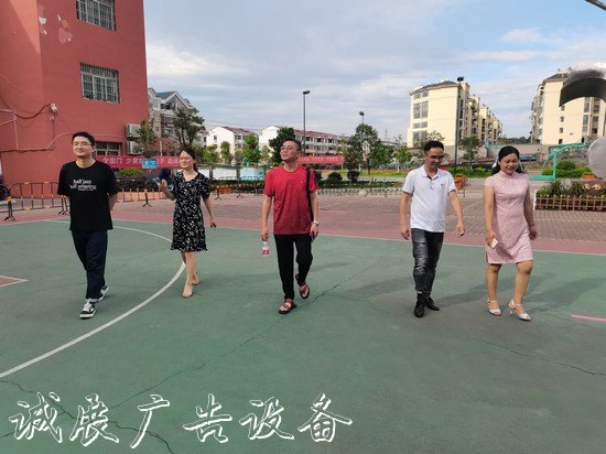 高新區(qū)黨群工作部領(lǐng)導(dǎo)蒞臨高新三小督導(dǎo)黨建&ldquo;三化&rdquo;建設(shè)工作2