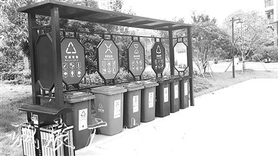 武夷新區(qū)三個(gè)片滾動(dòng)廣告燈箱區(qū)實(shí)施垃圾分類