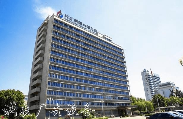 【上觀新聞】就地取材不銹鋼宣傳欄，寶山區(qū)這群環(huán)衛(wèi)工“借