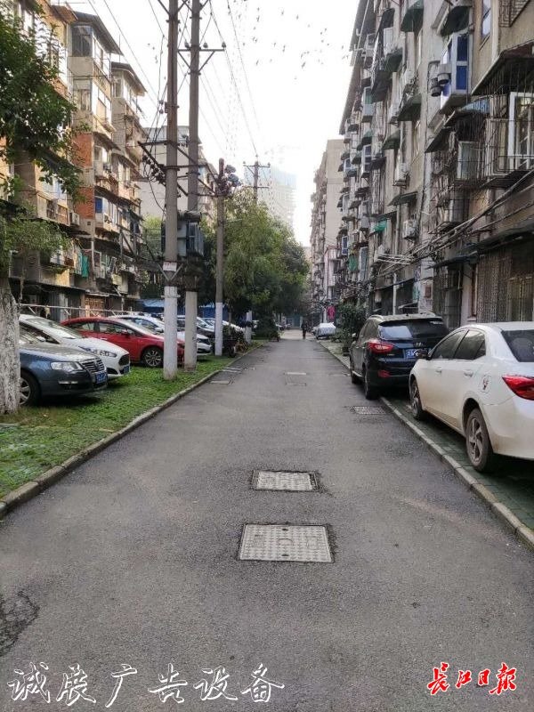 69個垃圾桶變成10個垃廣告垃圾箱圾分類投放亭，老舊小區(qū)環(huán)