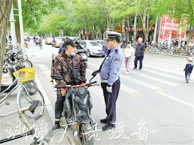 嚴查嚴管嚴處 呼和浩垃圾箱特不文明交通行為明顯減少