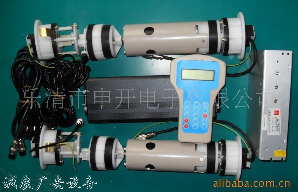 【指路牌滾動(dòng)i燈箱 玻學(xué)校宣傳欄璃烤黑漆燈箱 鋁材門防水