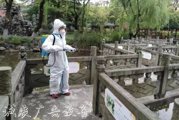 上海持續(xù)進(jìn)行公共滾動(dòng)廣告燈箱環(huán)境大沖洗、大消殺